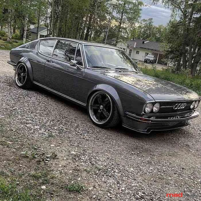 Audi 100 Coup&eacute; S